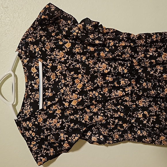 SHEIN Curve 1XL flowy ruffle sleeve v neck floral dress NWOT - Picture 2 of 5